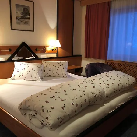 Garni Bergwelt 3* See