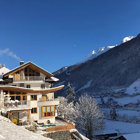 Garni Bergwelt 3* See