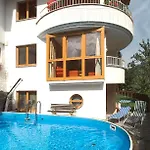 Garni Bergwelt فندق سي