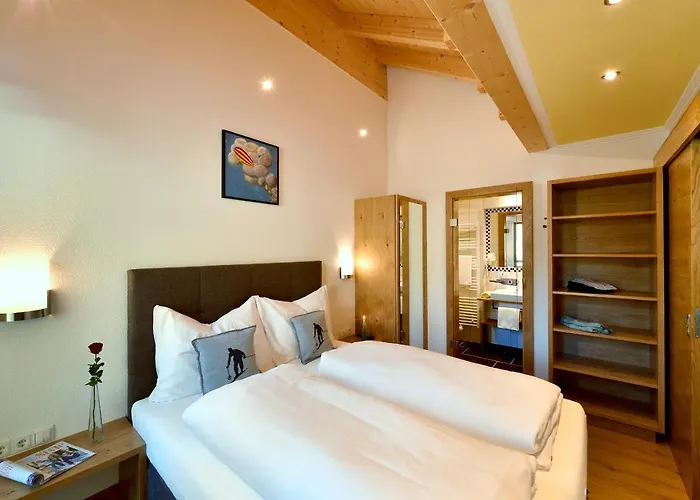 Garni Bergwelt 湖城