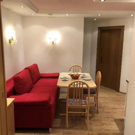 Garni Bergwelt 3* See