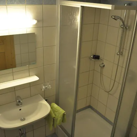 Garni Bergwelt 3* See